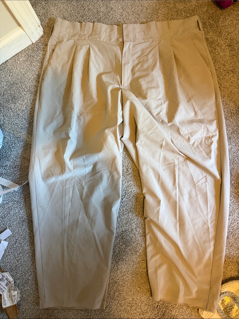 Athleta Women's Cropped Pleated Chinos in Light Beige